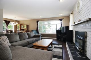 Photo 9: 46486 SEAHOLM Crescent in Chilliwack: Fairfield Island House for sale : MLS®# R2695244