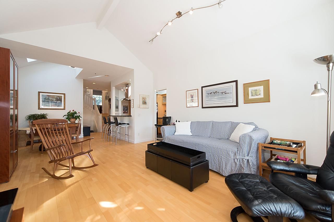 Photo 4: Photos: 1849 W 12TH Avenue in Vancouver: Kitsilano Townhouse for sale (Vancouver West)  : MLS®# R2236443
