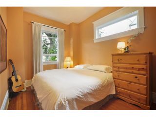 Photo 5: 111 E 24TH Avenue in Vancouver: Main House for sale in "Main Street" (Vancouver East)  : MLS®# V851300