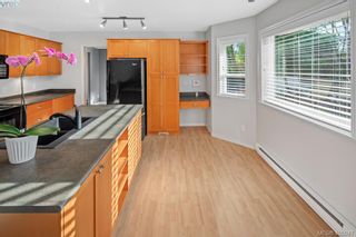 Photo 7: 795 Martin Rd in VICTORIA: SE High Quadra House for sale (Saanich East)  : MLS®# 804860