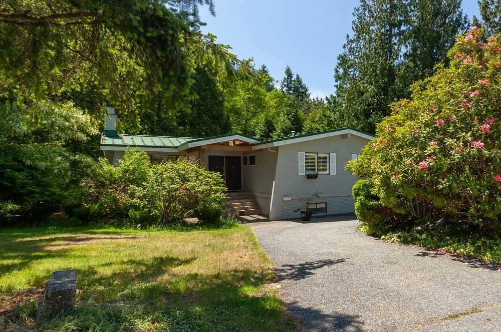 Main Photo: 4639 WOODBURN Road in West Vancouver: Cypress Park Estates House for sale : MLS®# R2833628