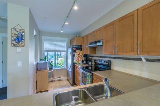 Photo 3: 15 6233 TYLER Road in Sechelt: Sechelt District Townhouse for sale in "The Chelsea" (Sunshine Coast)  : MLS®# R2163200