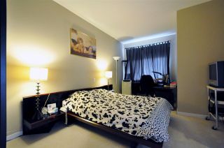 Photo 5: 405 9199 TOMICKI AVENUE in Richmond: West Cambie Condo for sale : MLS®# R2090866