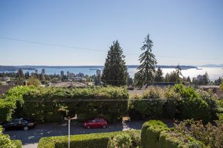 Photo 3: 2139 NELSON Avenue in West Vancouver: Dundarave House for sale in "Dundarave" : MLS®# R2724740