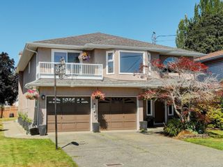 Photo 1: 4324 Layritz Ave in Saanich: SW Layritz House for sale (Saanich West)  : MLS®# 936580