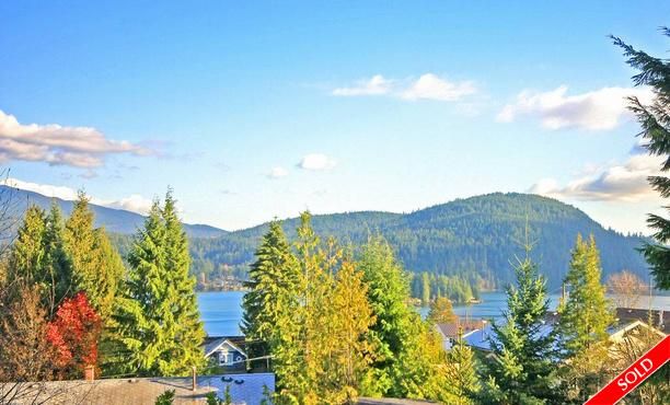 FEATURED LISTING: 986 Baycrest Drive North Vancouver