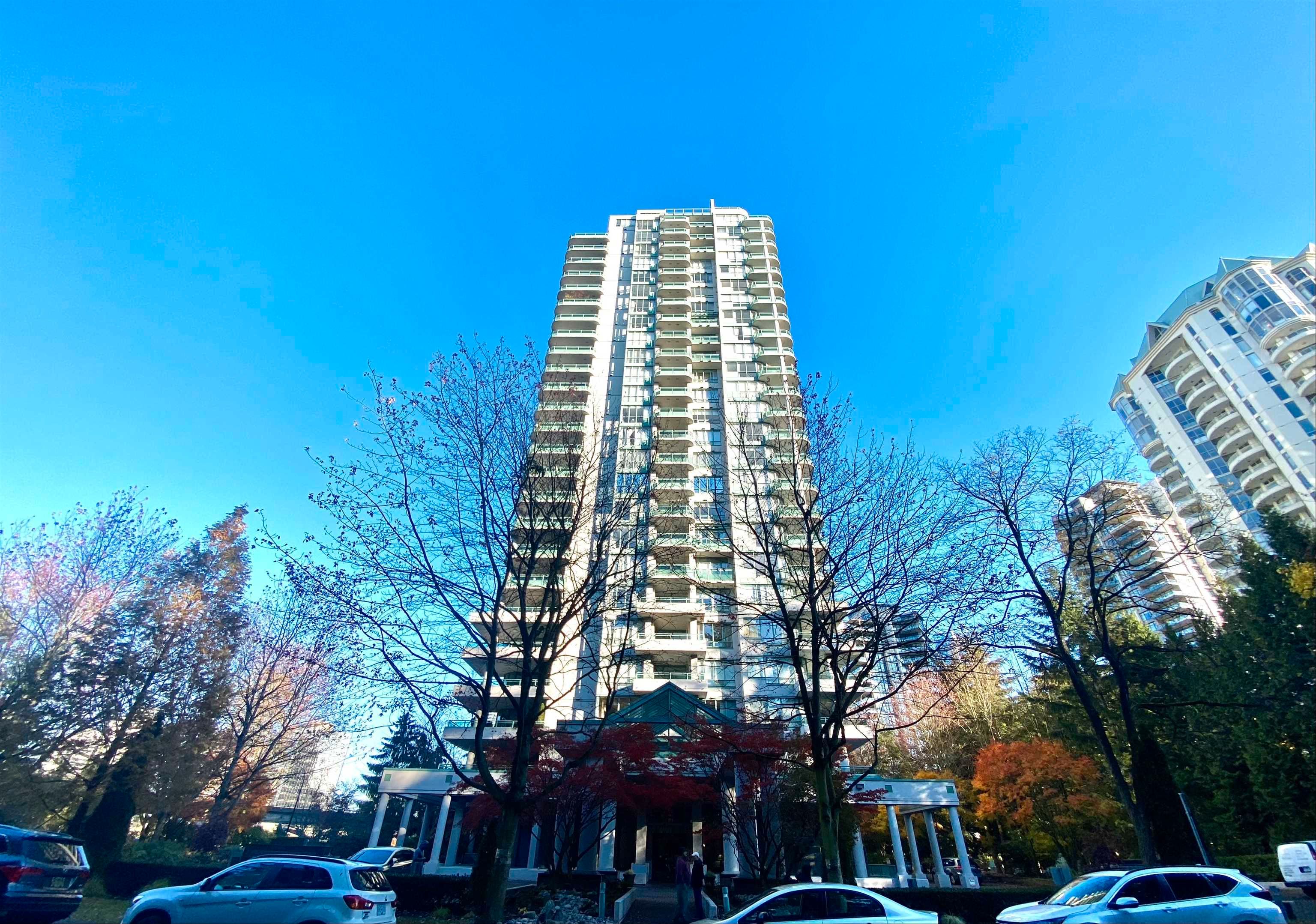 Main Photo: 22F 6128 PATTERSON Avenue in Burnaby: Central Park BS Condo for sale (Burnaby South)  : MLS®# R2738424
