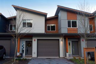 Photo 1: 3 41333 SKYRIDGE Place in Squamish: Tantalus Townhouse for sale in "Skyridge" : MLS®# R2774142
