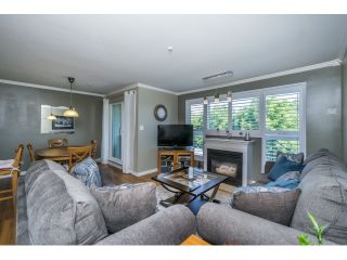 Photo 4: 304 6390 196 Street in Langley: Willoughby Heights Condo for sale in "Willow Gate" : MLS®# R2070503