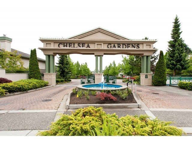 Main Photo: 306 13888 70TH Avenue in Surrey: East Newton Townhouse for sale in "Chelsea Gardens" : MLS®# F1443848