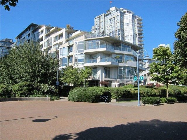 Main Photo: 702 1288 Marinaside Crescent in Vancouver: Yaletown Condo for sale (Vancouver West)  : MLS®# V969413