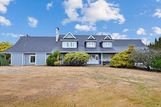 Photo 4: 6123 28 Avenue in Delta: Beach Grove House for sale (Tsawwassen)  : MLS®# R2769855