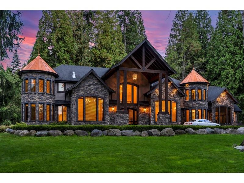 FEATURED LISTING: 13288 WOODCREST Drive Surrey