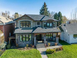 Main Photo: 418 10 Avenue NW in Calgary: Crescent Heights Detached for sale : MLS®# A2133204