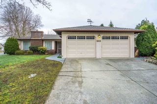 Main Photo: 644 BLUEGROUSE Place in Tsawwassen: Tsawwassen East House for sale in "Forest By The Bay" : MLS®# R2861610