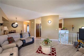 Photo 5: 2 Carriage House Road in Winnipeg: River Park South Residential for sale (2F)  : MLS®# 1810823