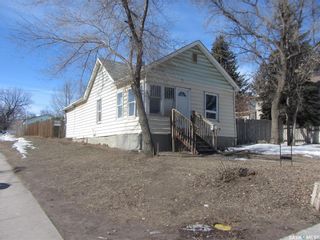 Main Photo: 353 P Avenue South in Saskatoon: Pleasant Hill Residential for sale : MLS®# SK963197
