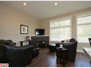 Photo 4: 2 7332 194A Street in Surrey: Clayton Townhouse for sale (Cloverdale)  : MLS®# F1019086