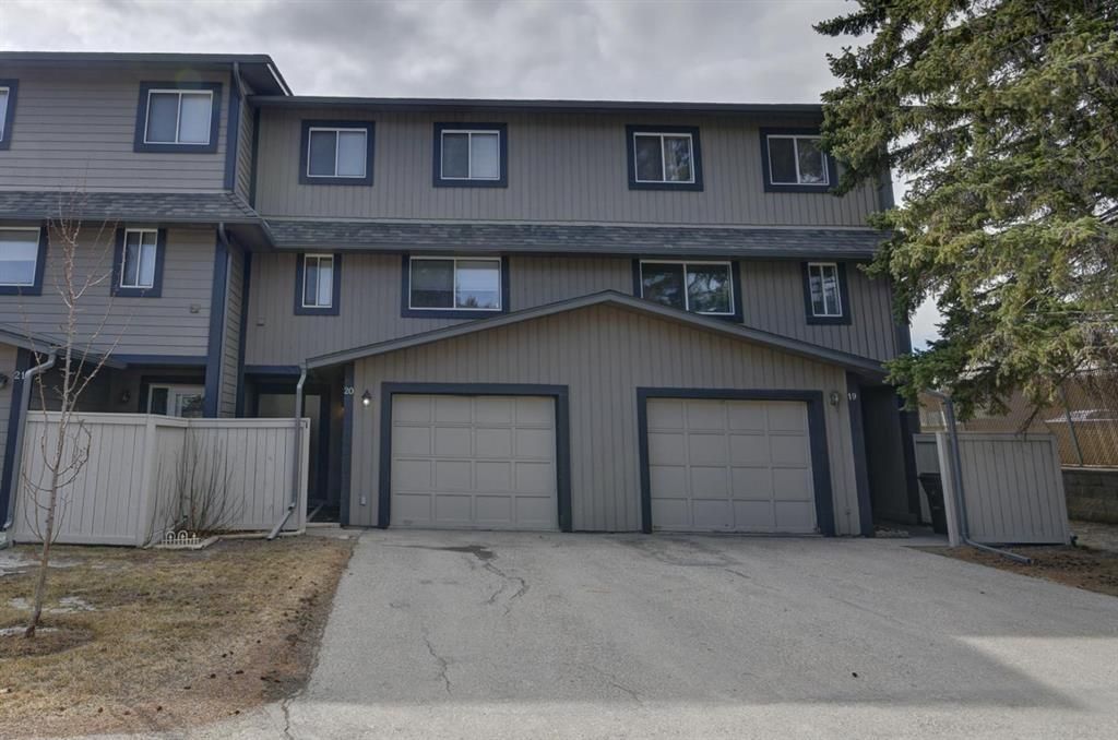 Main Photo: 20 27 Silver Springs Drive NW in Calgary: Silver Springs Row/Townhouse for sale : MLS®# A1204191