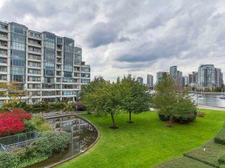 Photo 15: 309 525 WHEELHOUSE Square in Vancouver: False Creek Condo for sale in "Henley Court" (Vancouver West)  : MLS®# R2118806