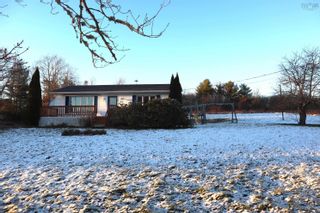 Photo 2: 198 West Caledonia Road in West Caledonia: 406-Queens County Residential for sale (South Shore)  : MLS®# 202226428