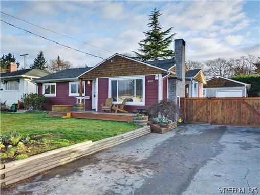 Main Photo: 4091 Borden St in VICTORIA: SE Lake Hill House for sale (Saanich East)  : MLS®# 720229