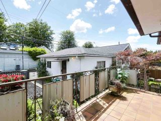 Photo 9: 2632 NAPIER Street in Vancouver: Renfrew VE House for sale (Vancouver East)  : MLS®# R2458851