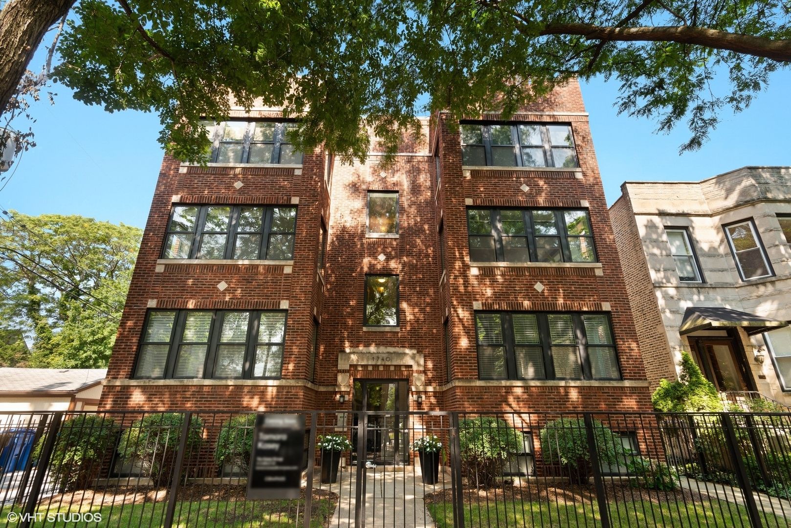Main Photo: 1740 W Catalpa Avenue Unit 3W in Chicago: CHI - Edgewater Residential for sale ()  : MLS®# 11625149