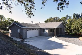 Photo 4: MOUNT HELIX House for sale : 7 bedrooms : 4650-52 La Rueda Drive in La Mesa
