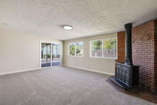 Photo 3: House for sale : 5 bedrooms : 225 Hypoint Place in Escondido