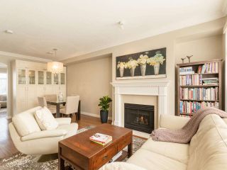 Photo 2: 27 5240 OAKMOUNT Crescent in Burnaby: Oaklands Townhouse for sale in "SANTA CLARA" (Burnaby South)  : MLS®# R2542341