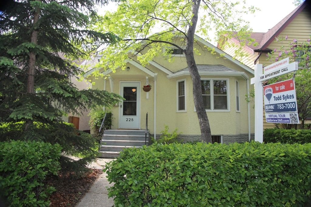 Photo 3: Photos: 228 Lenore Street in Winnipeg: Wolseley Single Family Detached for sale (West Winnipeg)  : MLS®# 1413025