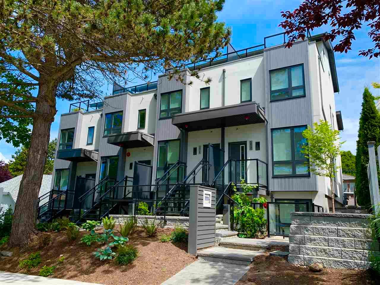 Main Photo: 2729 DUKE Street in Vancouver: Collingwood VE Townhouse for sale (Vancouver East)  : MLS®# R2589429