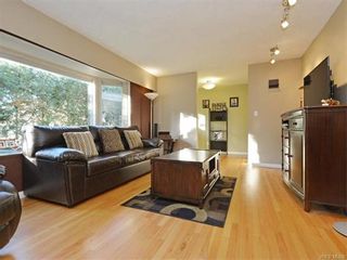 Photo 2: 670 Charmar Cres in VICTORIA: La Mill Hill House for sale (Langford)  : MLS®# 748263
