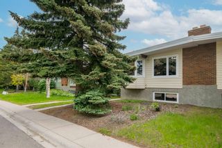 Photo 2: 211 Silver Mead Close NW in Calgary: Silver Springs Semi Detached for sale : MLS®# A1237831