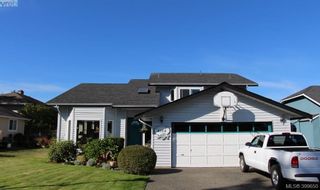 Photo 1: 4164 Beckwith Pl in VICTORIA: SE Lake Hill House for sale (Saanich East)  : MLS®# 797392