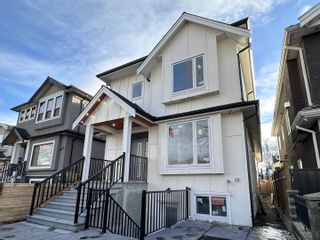 Photo 3: 2854 KITCHENER Street in Vancouver: Renfrew VE 1/2 Duplex for sale (Vancouver East)  : MLS®# R2746460
