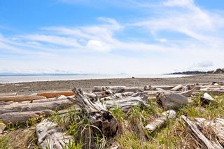 Photo 2: 206 2740 S Island Hwy in Campbell River: CR Willow Point Condo for sale : MLS®# 901105