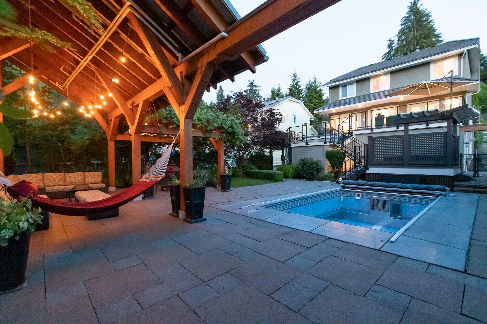Main Photo: 3354 HENRY Street in Port Moody: Port Moody Centre House for sale : MLS®# R2702009