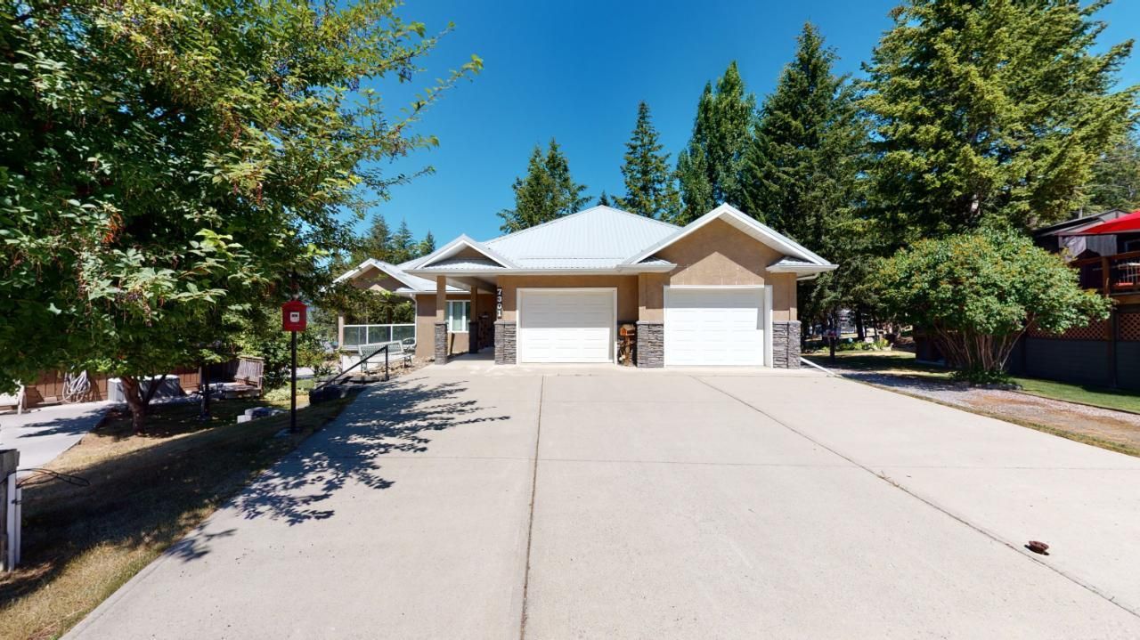 Main Photo: 7301 BANFF COURT in Radium Hot Springs: House for sale : MLS®# 2471560