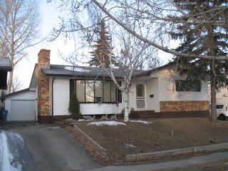 Photo 1: 7027 18 Street SE in CALGARY: Lynnwood Riverglen Residential Detached Single Family for sale (Calgary)  : MLS®# C3553776