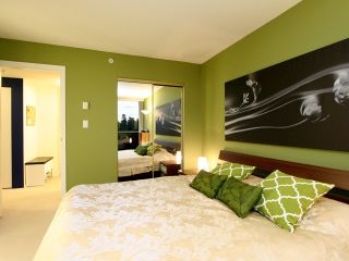 Photo 4: # 1109 2733 CHANDLERY PL in Vancouver: Fraserview VE Condo for sale (Vancouver East)  : MLS®# V1012176