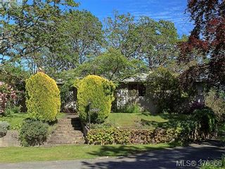 Photo 4: 3505 James Hts in VICTORIA: SE Cedar Hill House for sale (Saanich East)  : MLS®# 759789