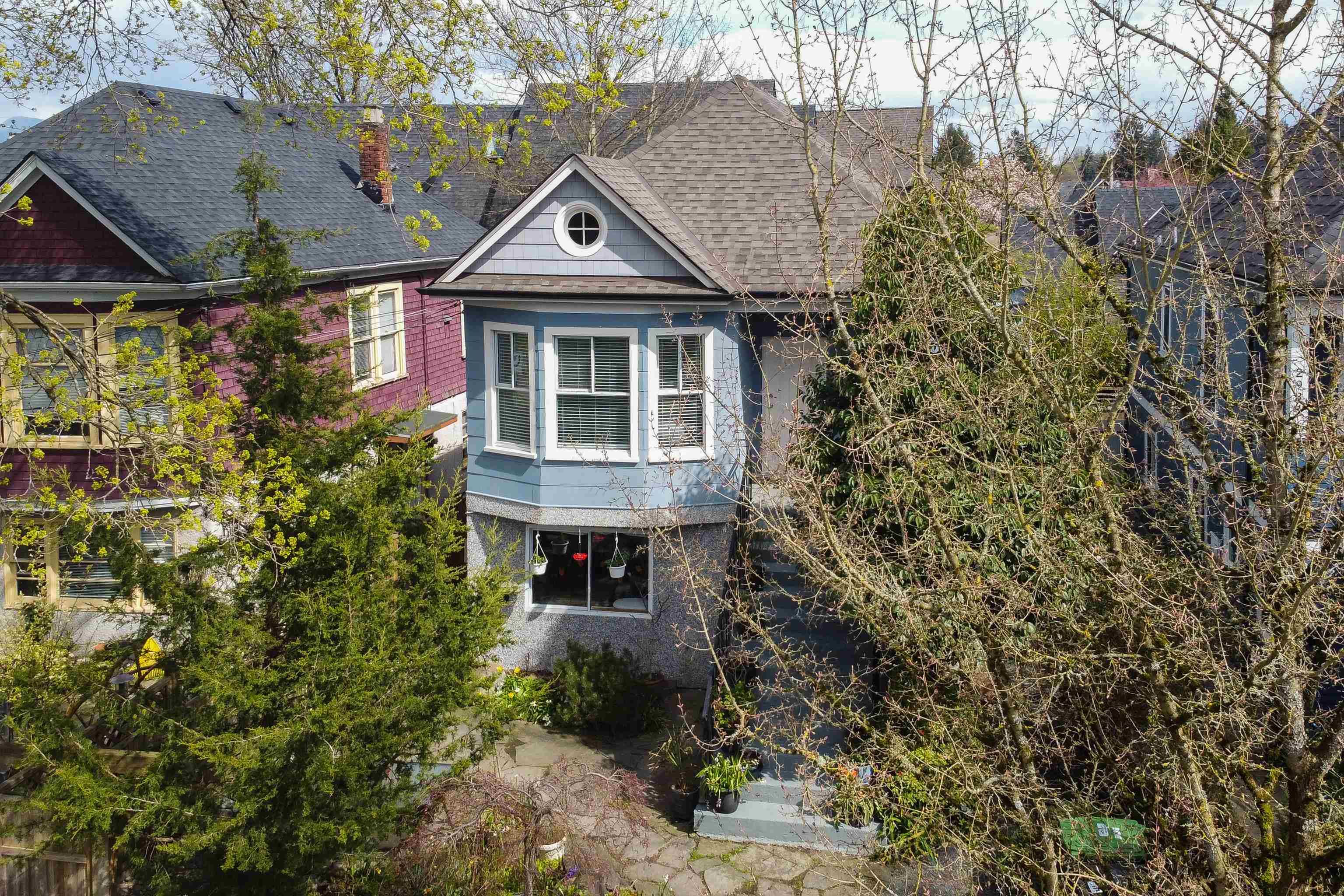 Main Photo: 2916 WINDSOR STREET in Vancouver: Mount Pleasant VE House for sale (Vancouver East)  : MLS®# R2680254