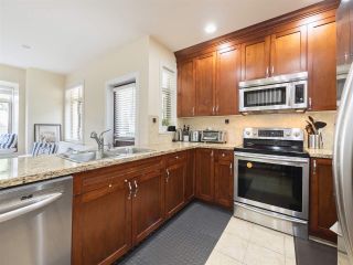 Photo 6: B1 272 W 4TH Street in North Vancouver: Lower Lonsdale Townhouse for sale : MLS®# R2275796