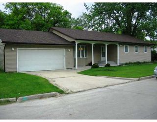 Photo 1: 378 ST GEORGE Road in WINNIPEG: St Vital Residential for sale (South East Winnipeg)  : MLS®# 2810955