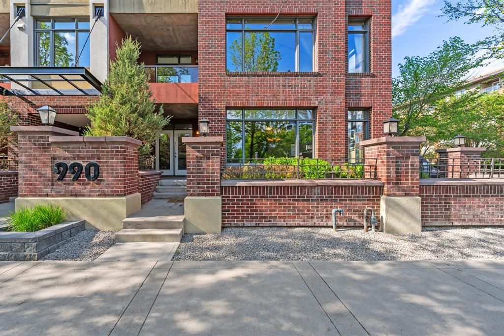 Main Photo: 116 990 Centre Avenue NE in Calgary: Bridgeland/Riverside Apartment for sale : MLS®# A2035724