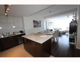Photo 1: 2905 2289 YUKON Crescent in Burnaby: Brentwood Park Condo for sale in "Watercolours" (Burnaby North)  : MLS®# V777043