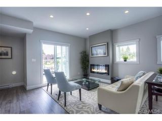Photo 2: 102 2737 Jacklin Rd in VICTORIA: La Langford Proper Row/Townhouse for sale (Langford)  : MLS®# 737621