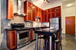 Photo 6: 311 2635 PRINCE EDWARD Street in Vancouver: Mount Pleasant VE Condo for sale in "SOMA LOFTS" (Vancouver East)  : MLS®# R2181499